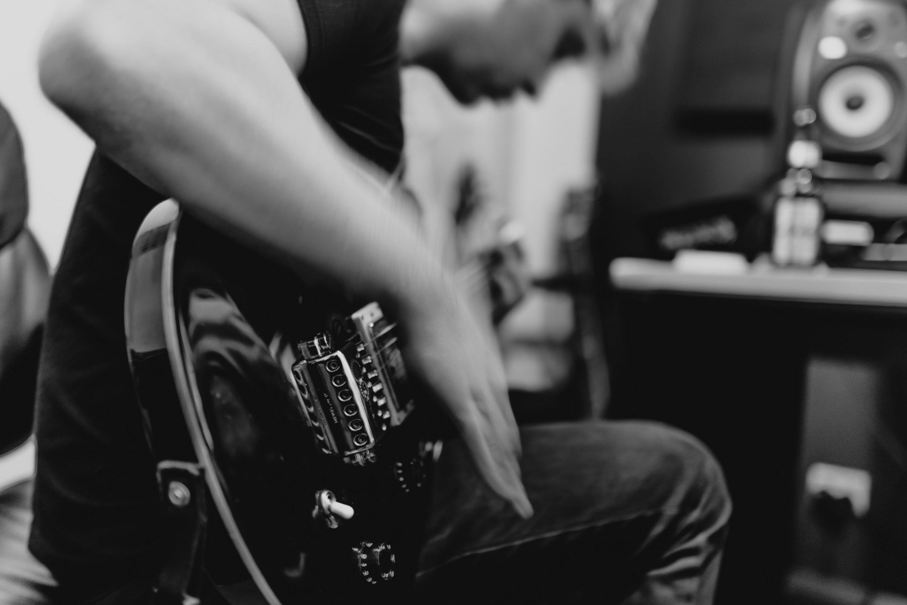 Step by Step Guide to Recording and Mixing Finger-Style Guitar